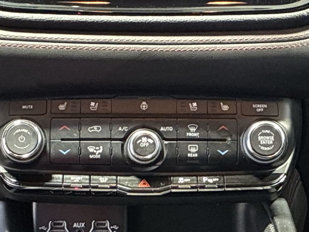 Thumbnail: 2022 Dodge Durango - 22