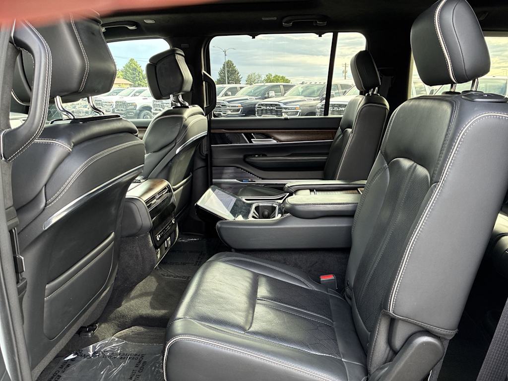 Thumbnail: 2023 Jeep Grand Wagoneer L - 10