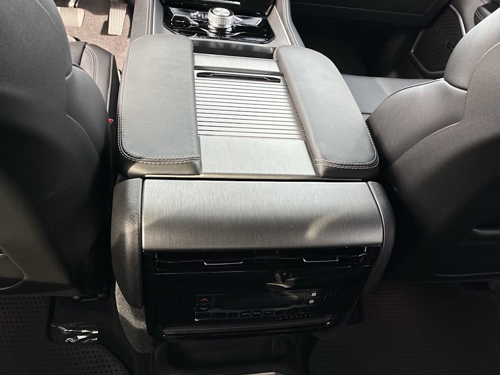 Thumbnail: 2026 Jeep Grand Wagoneer - 23