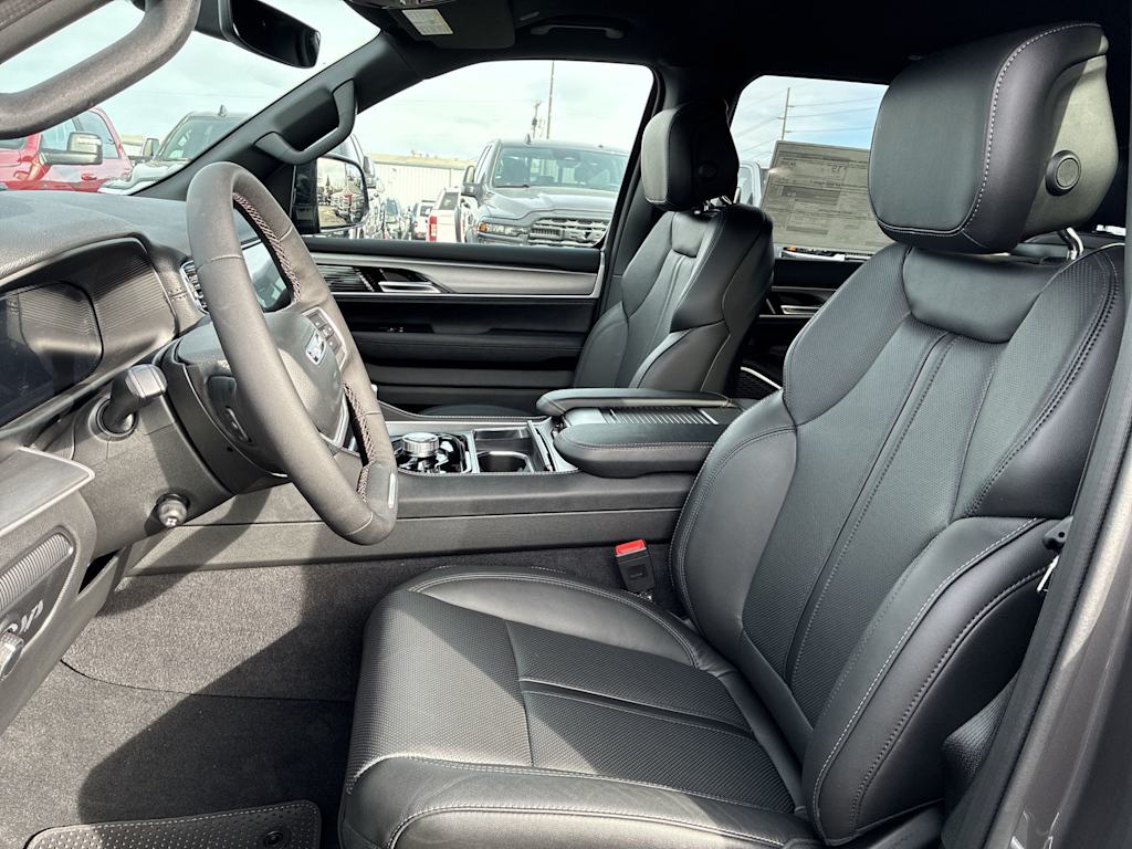 Thumbnail: 2026 Jeep Grand Wagoneer - 8