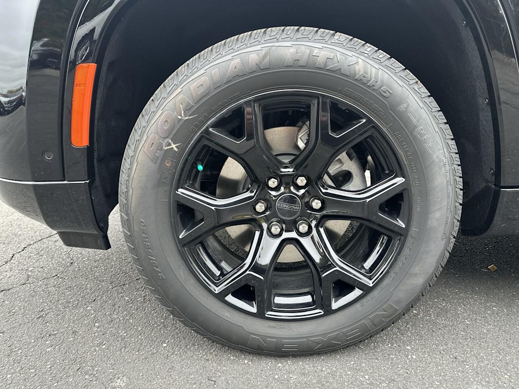 Thumbnail: 2025 Jeep Wagoneer - 7