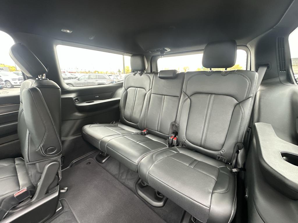 Thumbnail: 2025 Jeep Wagoneer - 25