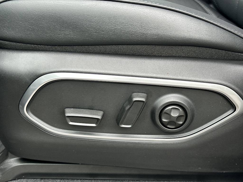 Thumbnail: 2025 Jeep Wagoneer - 19