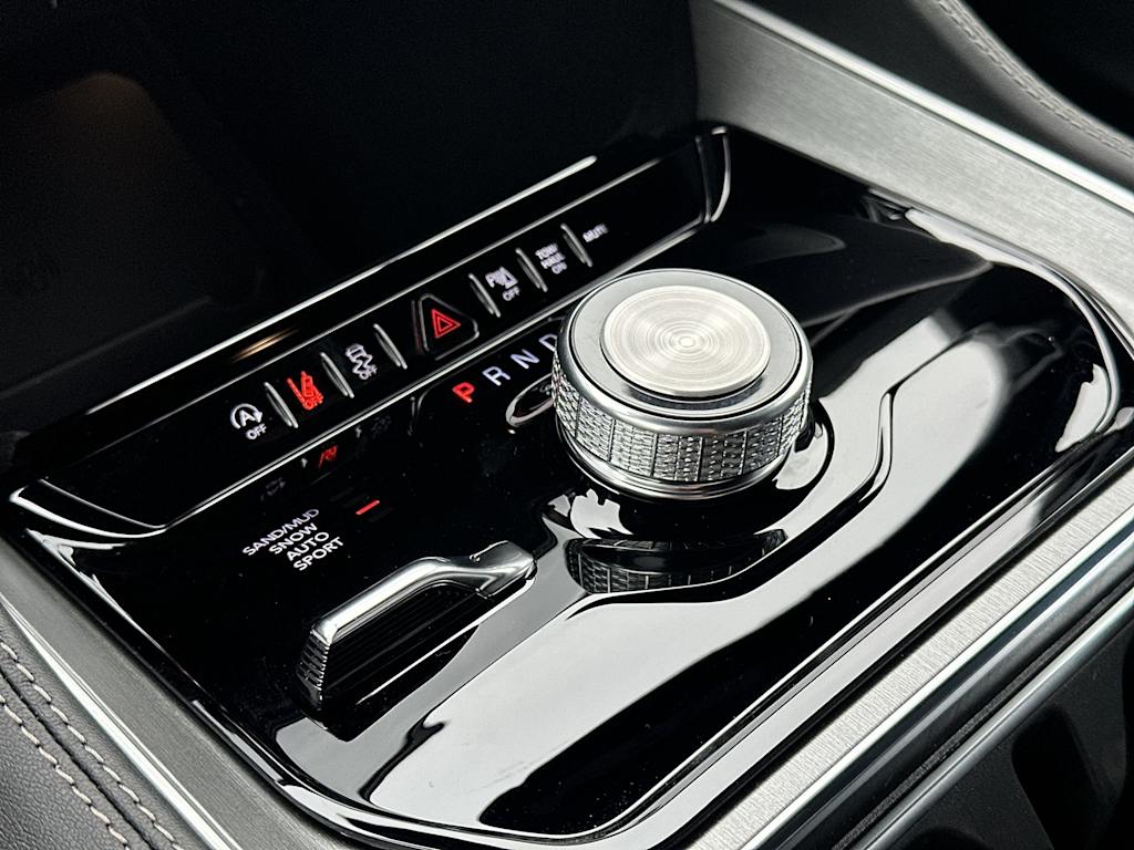 Thumbnail: 2025 Jeep Wagoneer - 6