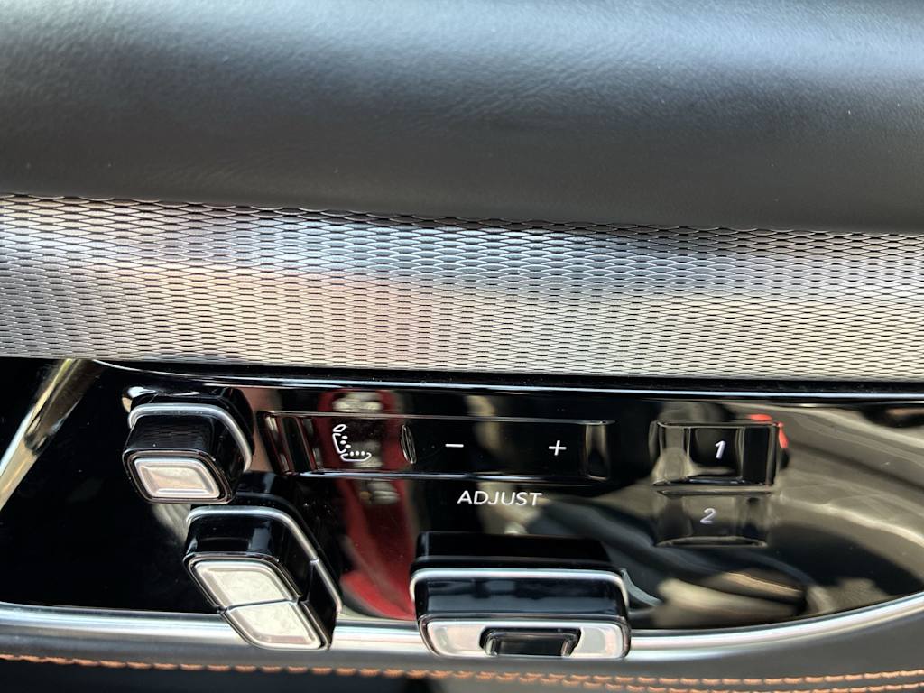 Thumbnail: 2023 Jeep Grand Wagoneer - 6