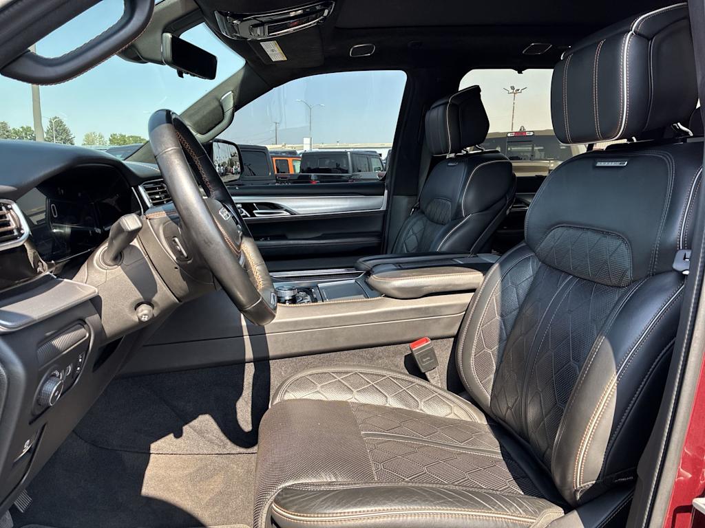 Thumbnail: 2023 Jeep Grand Wagoneer - 9