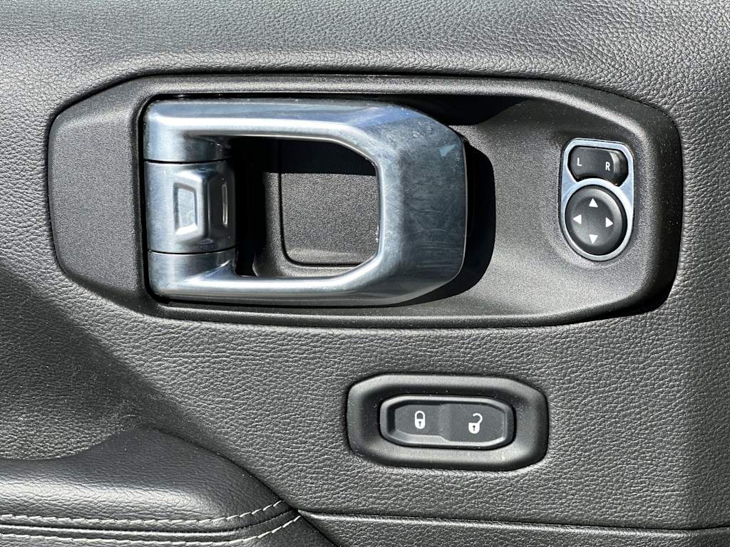 Thumbnail: 2022 Jeep Gladiator - 20