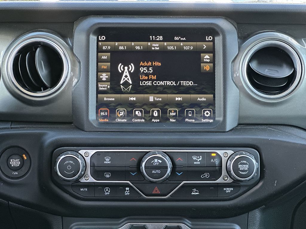 Thumbnail: 2022 Jeep Gladiator - 11