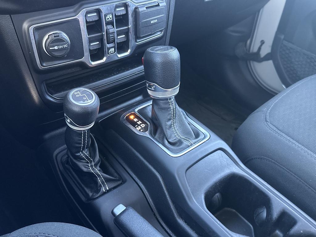 Thumbnail: 2022 Jeep Gladiator - 12