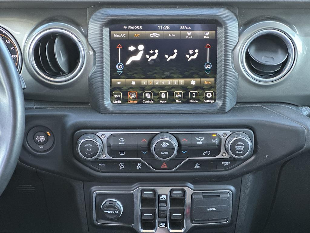 Thumbnail: 2022 Jeep Gladiator - 21