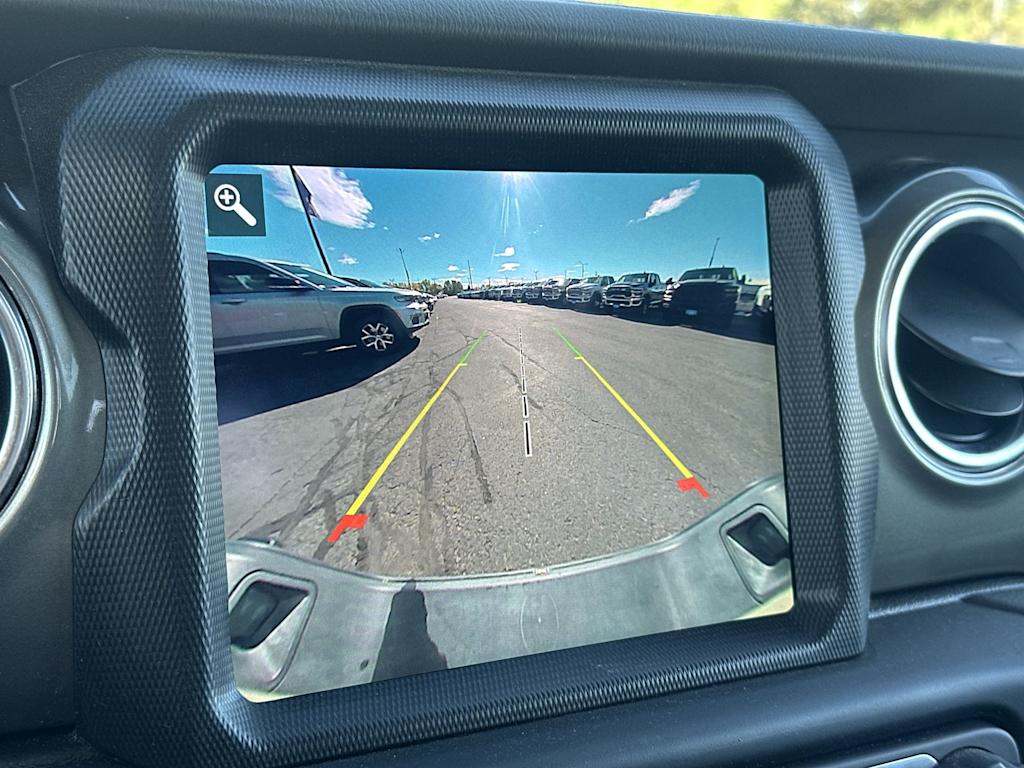 Thumbnail: 2022 Jeep Gladiator - 24