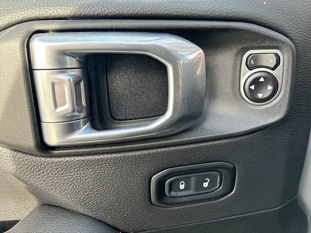 Thumbnail: 2022 Jeep Gladiator - 19