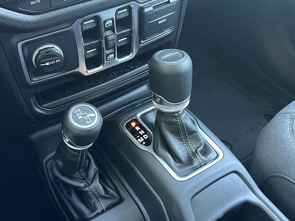 Thumbnail: 2025 Jeep Gladiator - 13