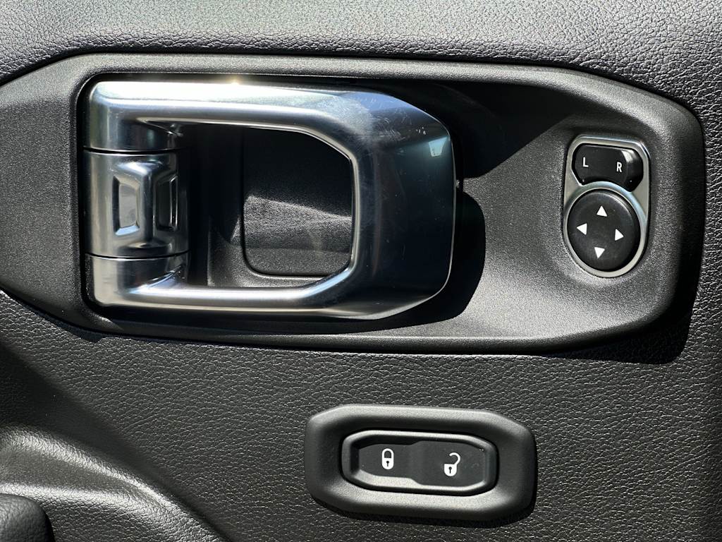 Thumbnail: 2025 Jeep Gladiator - 20