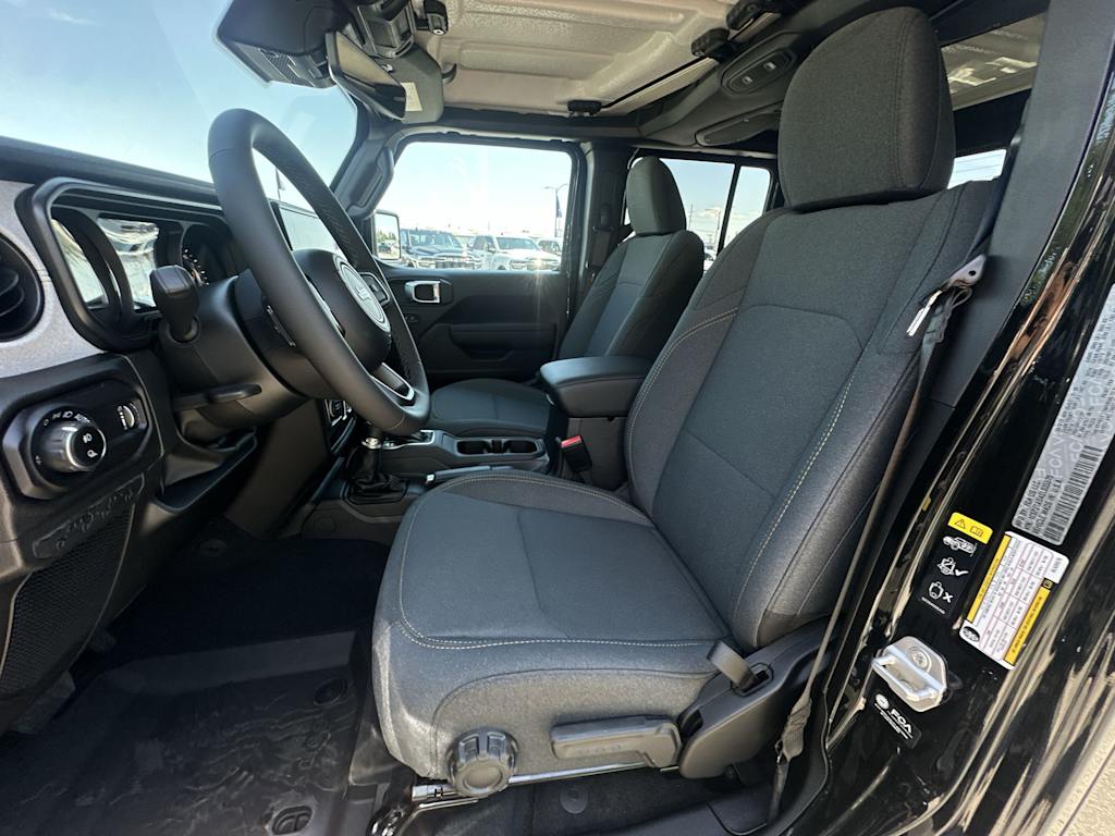 Thumbnail: 2025 Jeep Gladiator - 9