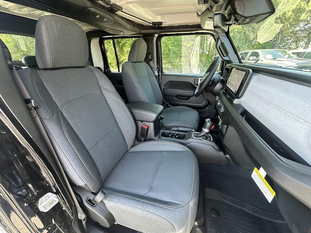 Thumbnail: 2025 Jeep Gladiator - 10