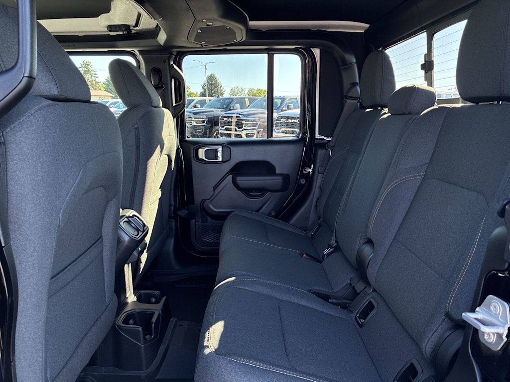 Thumbnail: 2026 Jeep Gladiator - 11