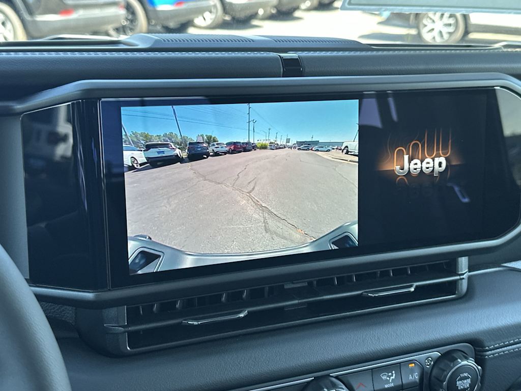 Thumbnail: 2025 Jeep Gladiator - 23