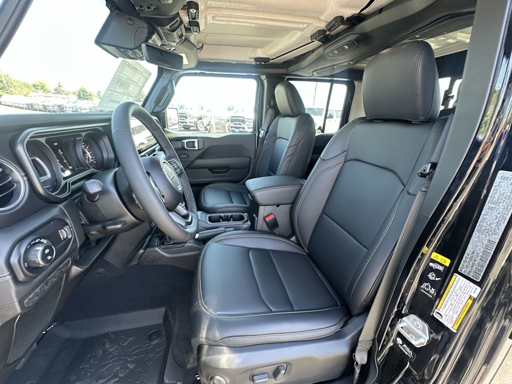 Thumbnail: 2025 Jeep Gladiator - 9