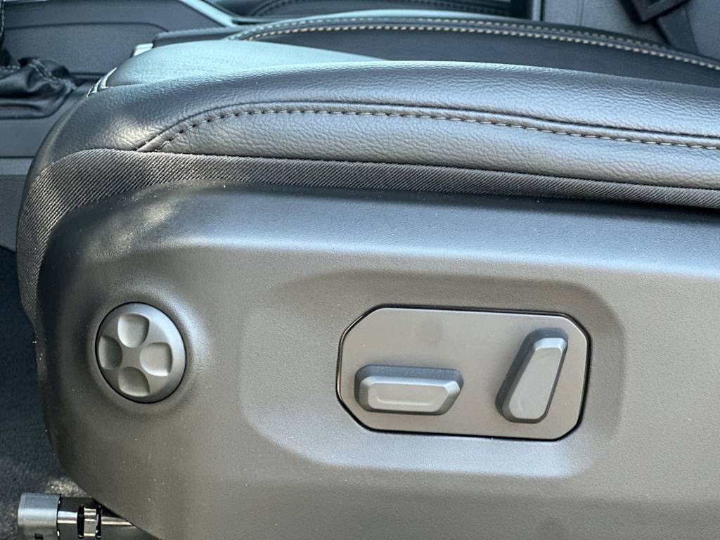 Thumbnail: 2025 Jeep Gladiator - 18