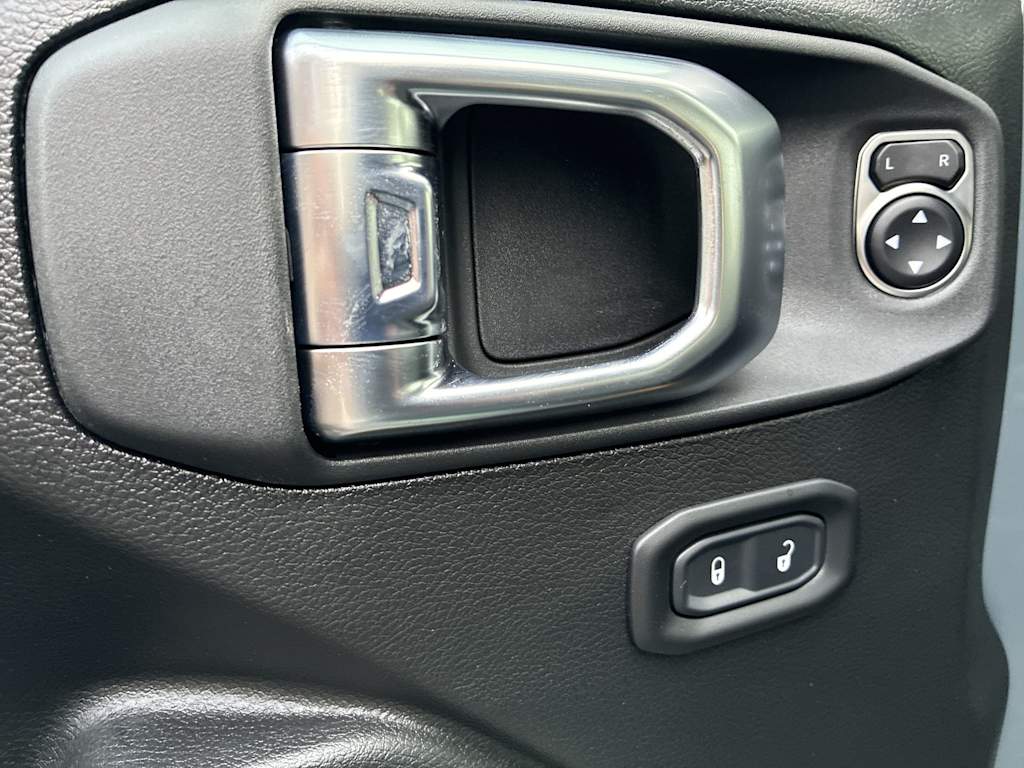 Thumbnail: 2026 Jeep Gladiator - 21