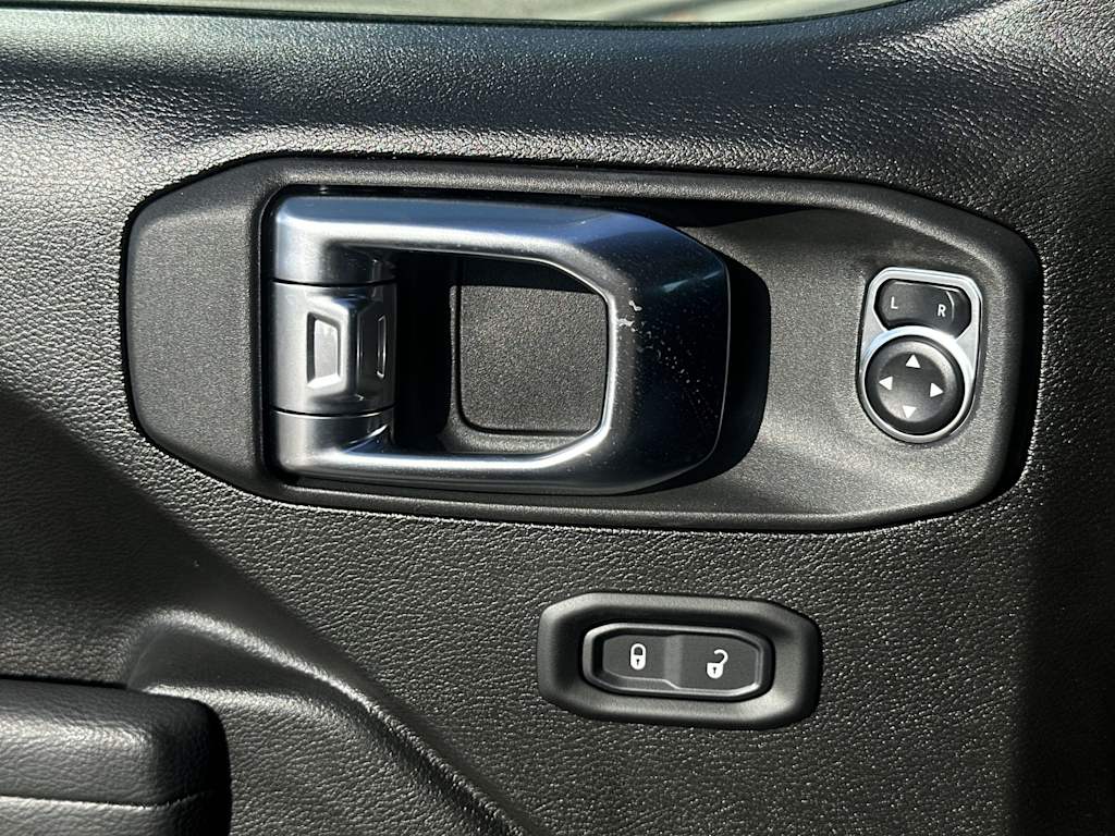 Thumbnail: 2026 Jeep Gladiator - 19