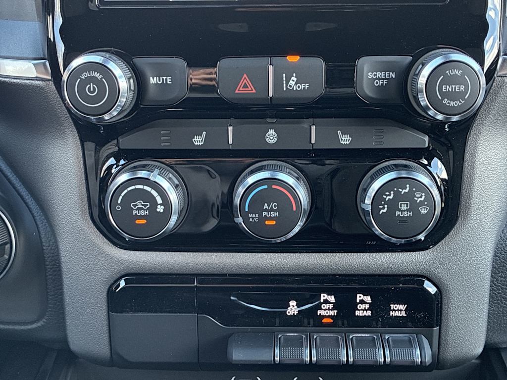 Thumbnail: 2026 RAM 1500 - 18