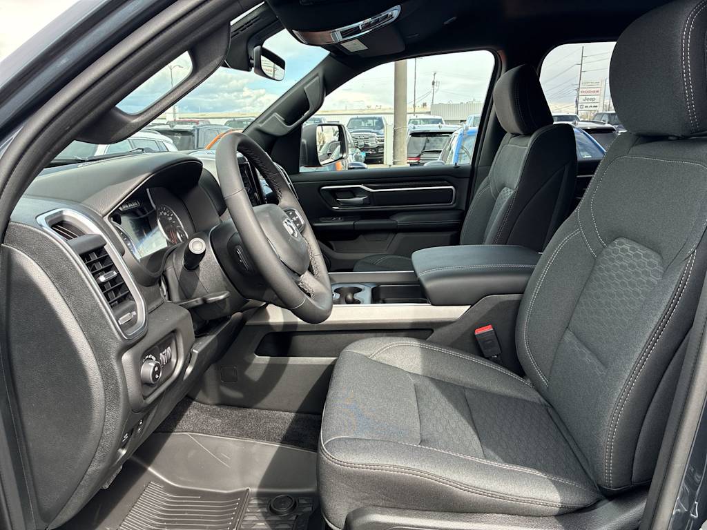 Thumbnail: 2026 RAM 1500 - 9