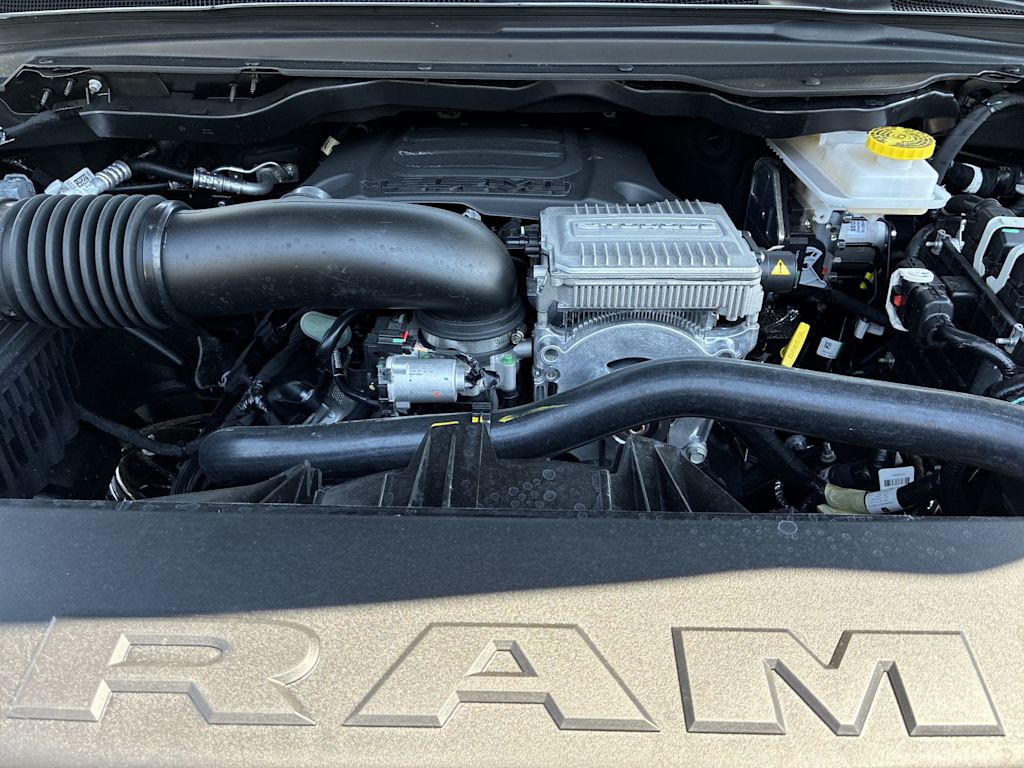 Thumbnail: 2026 RAM 1500 - 9