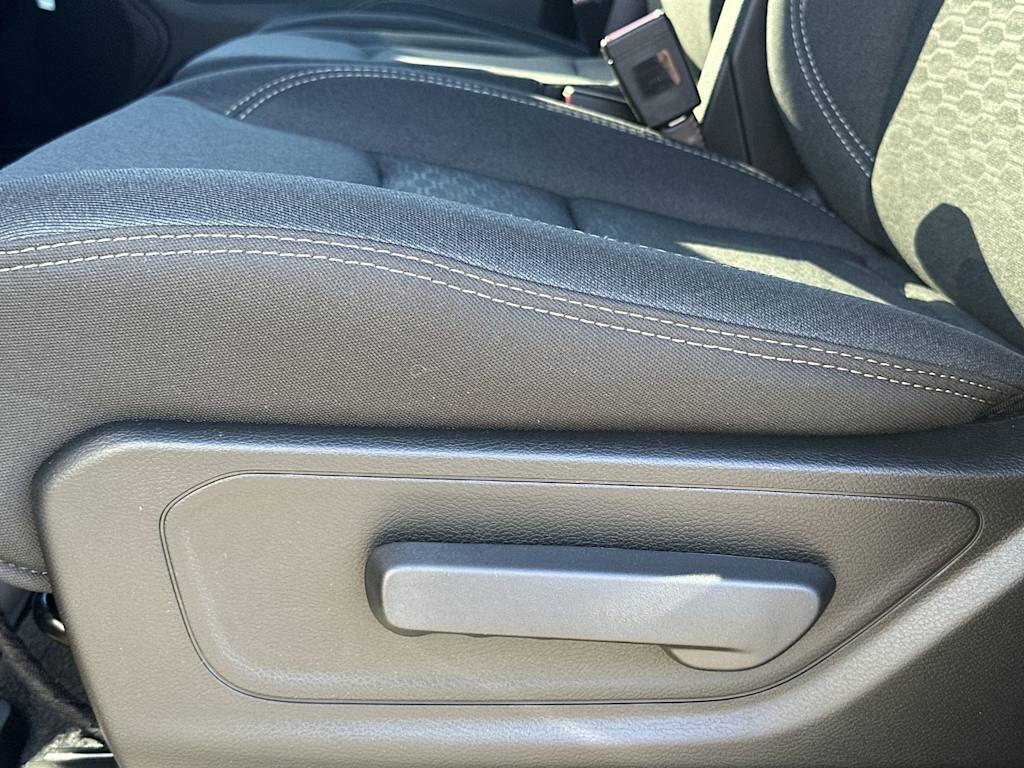 Thumbnail: 2026 RAM 1500 - 18