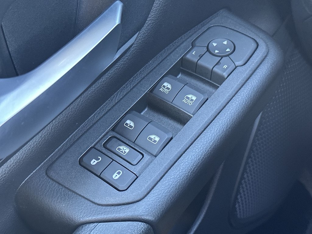 Thumbnail: 2026 RAM 1500 - 19