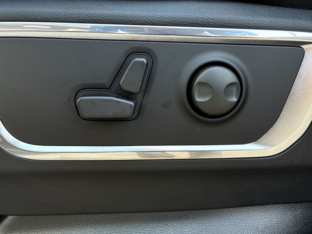 Thumbnail: 2026 RAM 1500 - 18