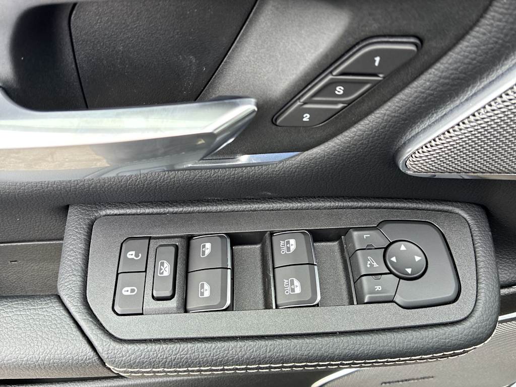 Thumbnail: 2026 RAM 1500 - 19