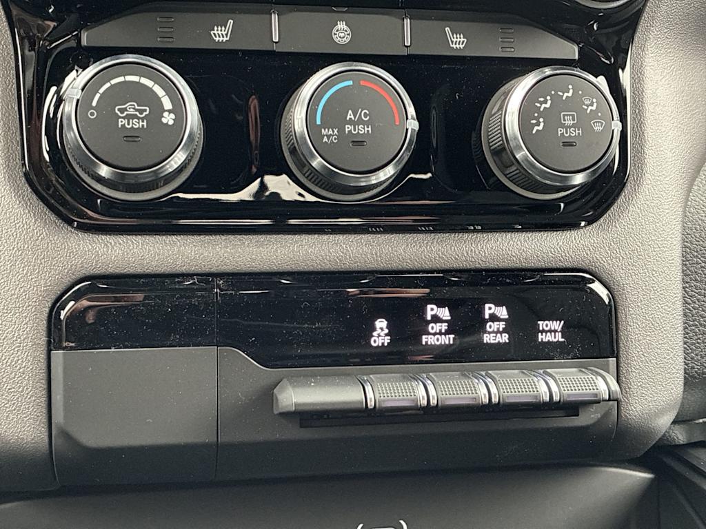 Thumbnail: 2026 RAM 1500 - 21