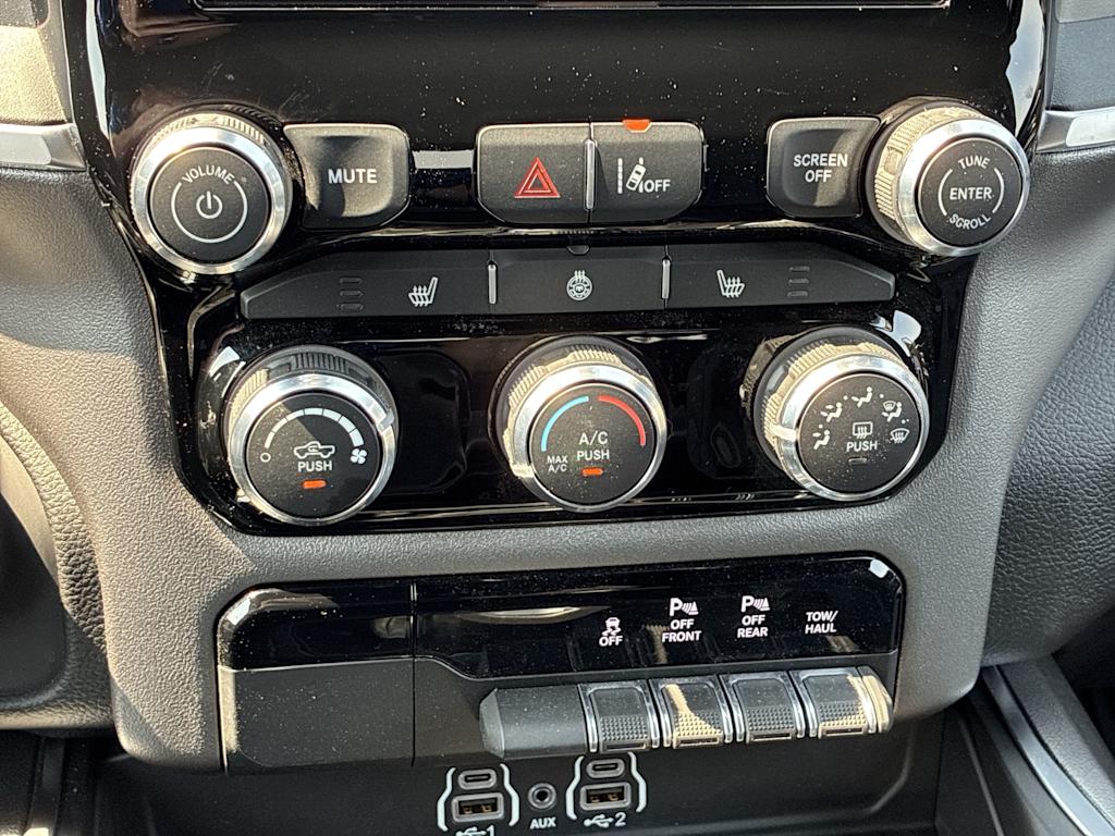 Thumbnail: 2026 RAM 1500 - 19