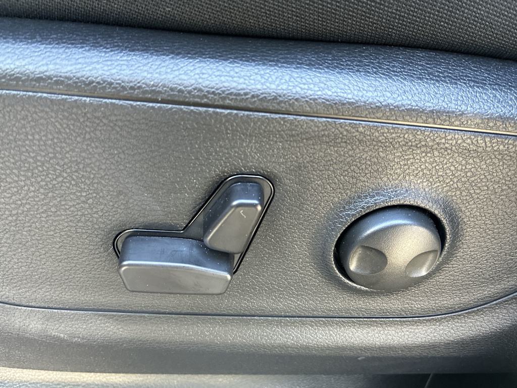 Thumbnail: 2026 RAM 1500 - 19