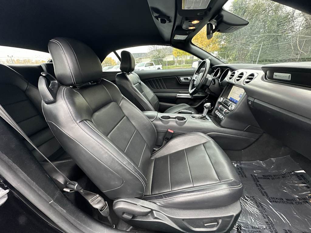 Thumbnail: 2022 Ford Mustang - 8