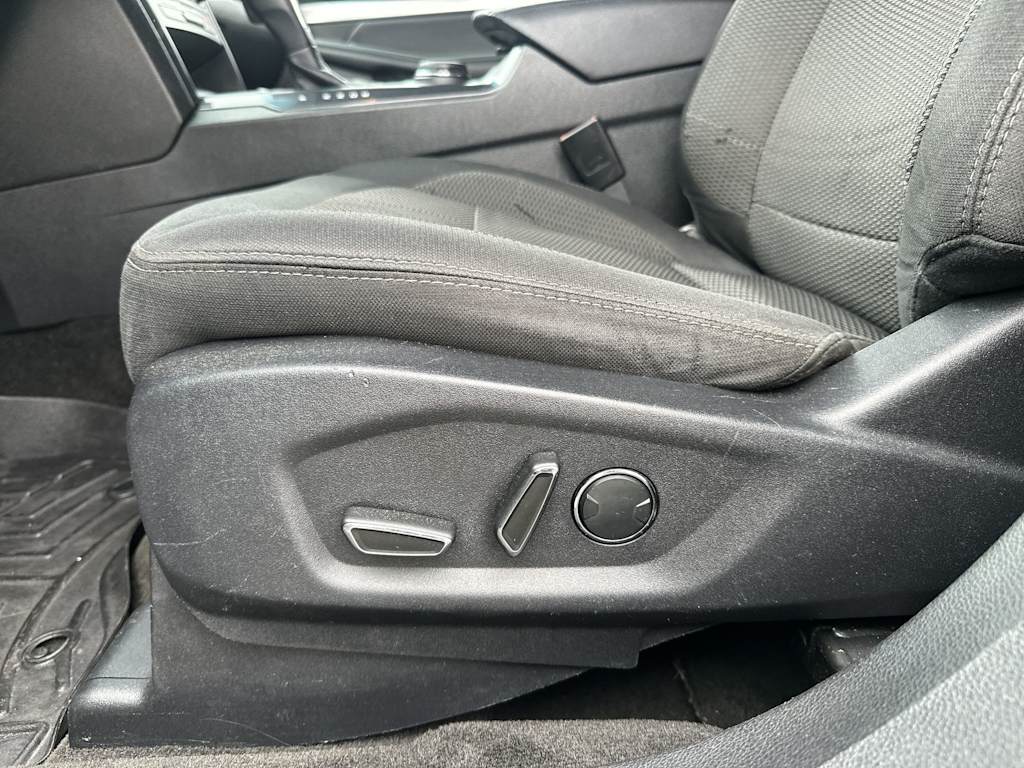 Thumbnail: 2016 Ford Explorer - 20