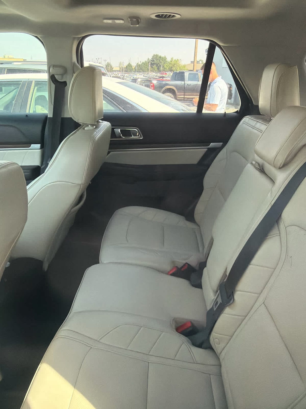 Thumbnail: 2019 Ford Explorer - 8
