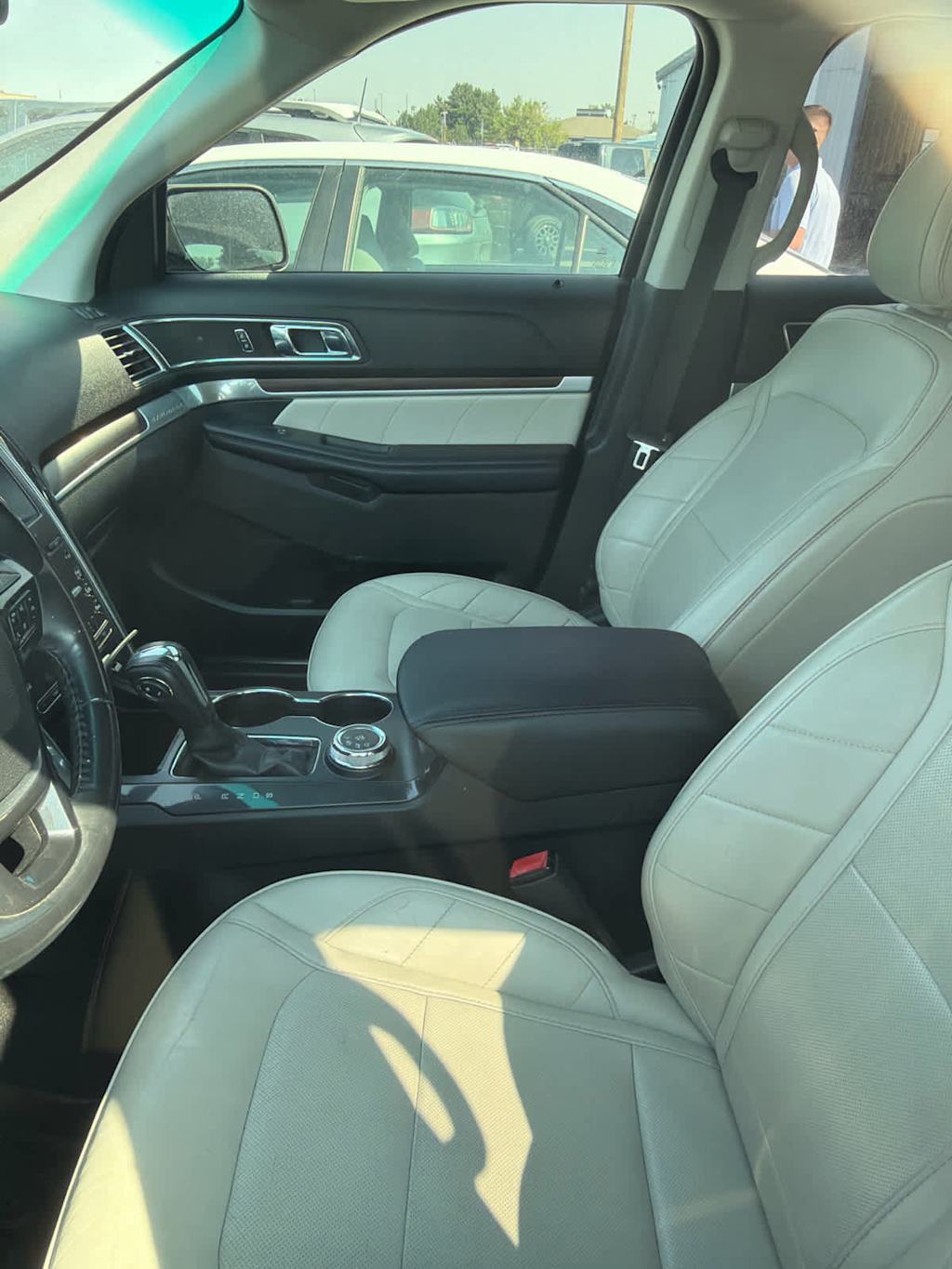 Thumbnail: 2019 Ford Explorer - 6