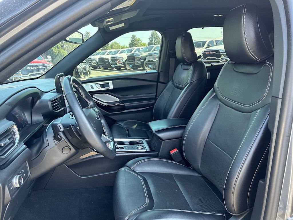 Thumbnail: 2022 Ford Explorer - 9