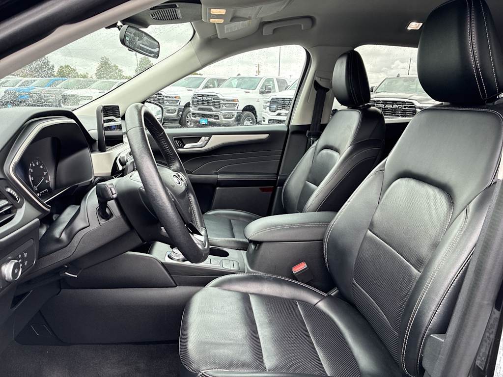 Thumbnail: 2021 Ford Escape - 8
