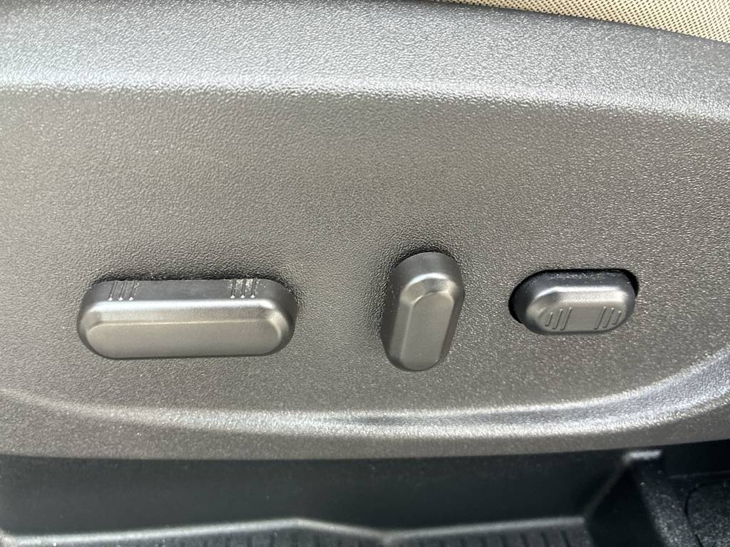 Thumbnail: 2018 Ford Escape - 20