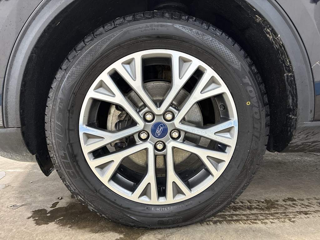 Thumbnail: 2021 Ford Escape - 8