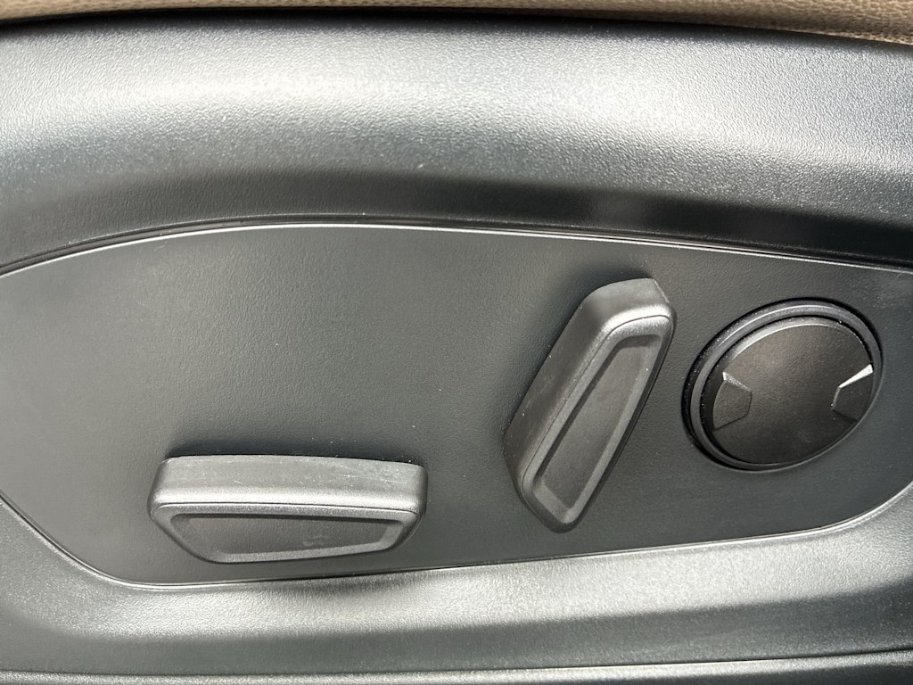 Thumbnail: 2021 Ford Explorer - 20