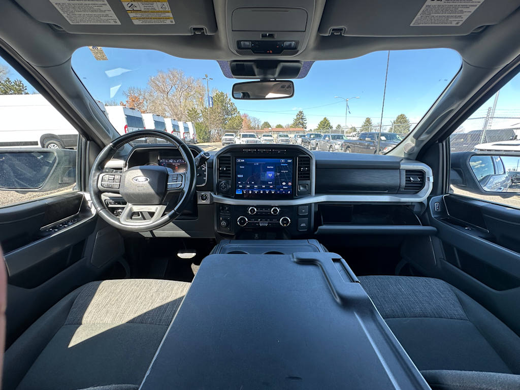 2022 Ford F-150 XLT 2