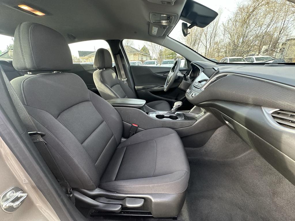 Thumbnail: 2024 Chevrolet Malibu - 9