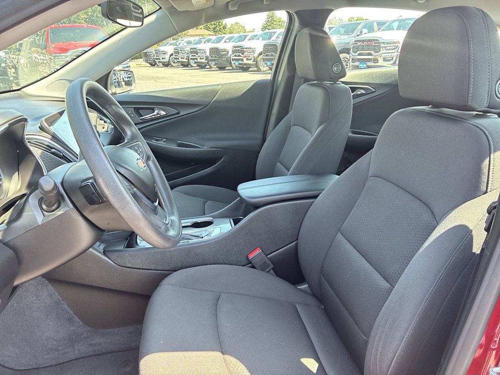 Thumbnail: 2019 Chevrolet Malibu - 7