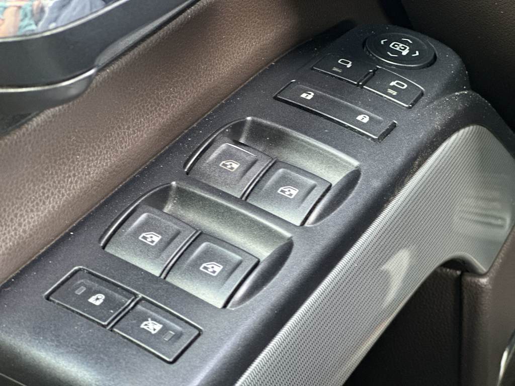 Thumbnail: 2015 Chevrolet Silverado 2500 - 19