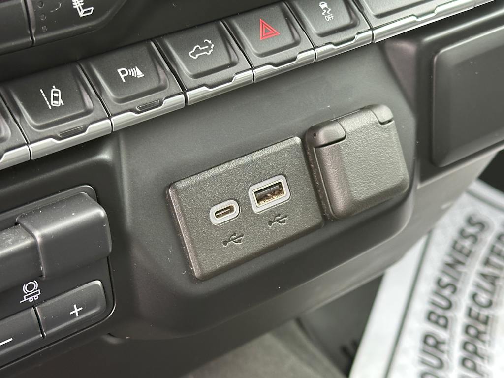 2023 Chevrolet Silverado 3500 LT 21